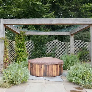 Picturesque Abode With Free Wifi Holiday home Chester